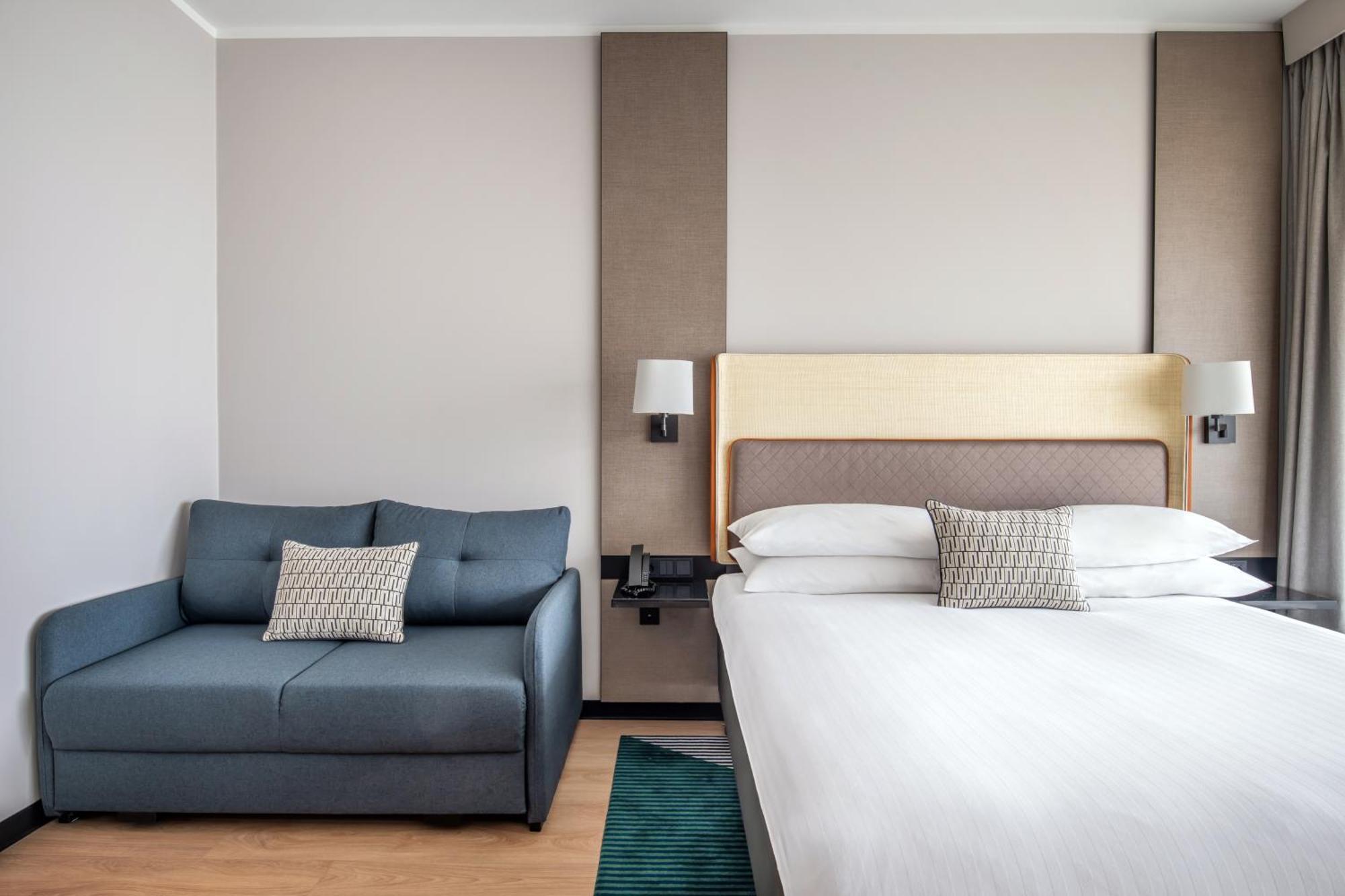 Familienzimmer mit 1 Kingsize-Bett, Schlafsofa und Balkon